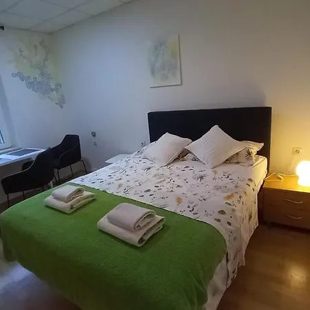 Zsa Zsa Zenta 2 * Spalato